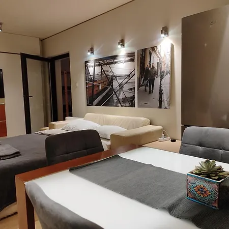 With Garden In Center קרקוב