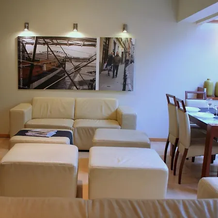 Apartament With Garden In Center
